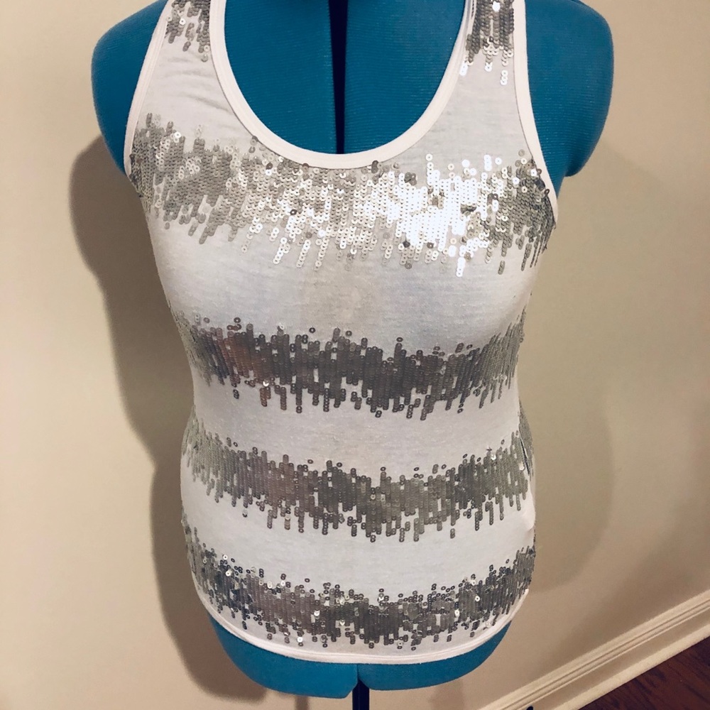 ❤️❤️Any four for $45❤️❤️ Silver tank top